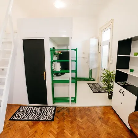 Mathe 3 Apartment