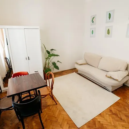 Mathe 3 Apartment